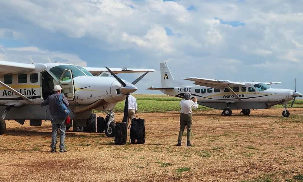 5 Days Luxury Uganda Primate Tracking Flying Tour
